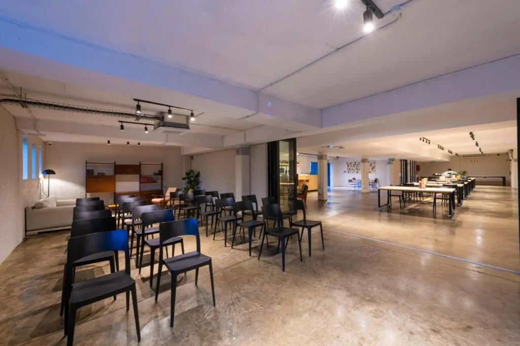 004_blackbrick-conference-room